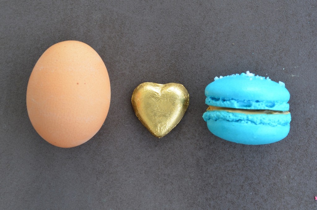 Macarons mit Vanillecreme und Himbeeren - The Culinary Trial Macarons mit Vanillecreme und Himbeeren - The Culinary Trial